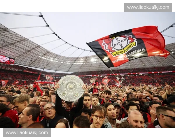 足球赛事激烈角逐全程回顾球迷热情四溢赛场瞬间定格