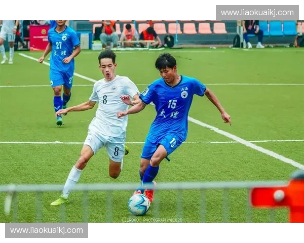 大学生足球联赛决赛激烈上演 展现青春活力与团队精神的巅峰对决